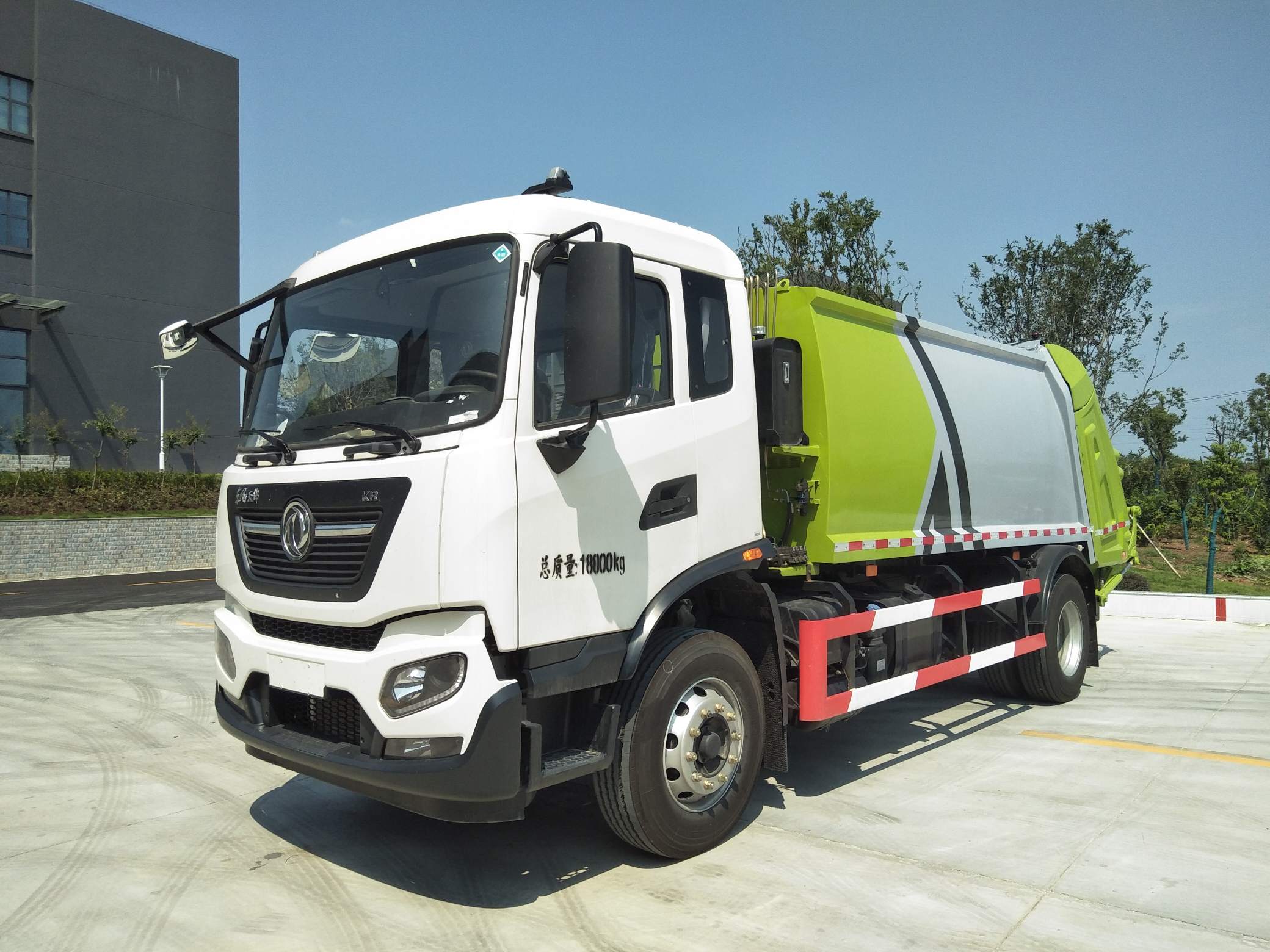  Garbage Truck
