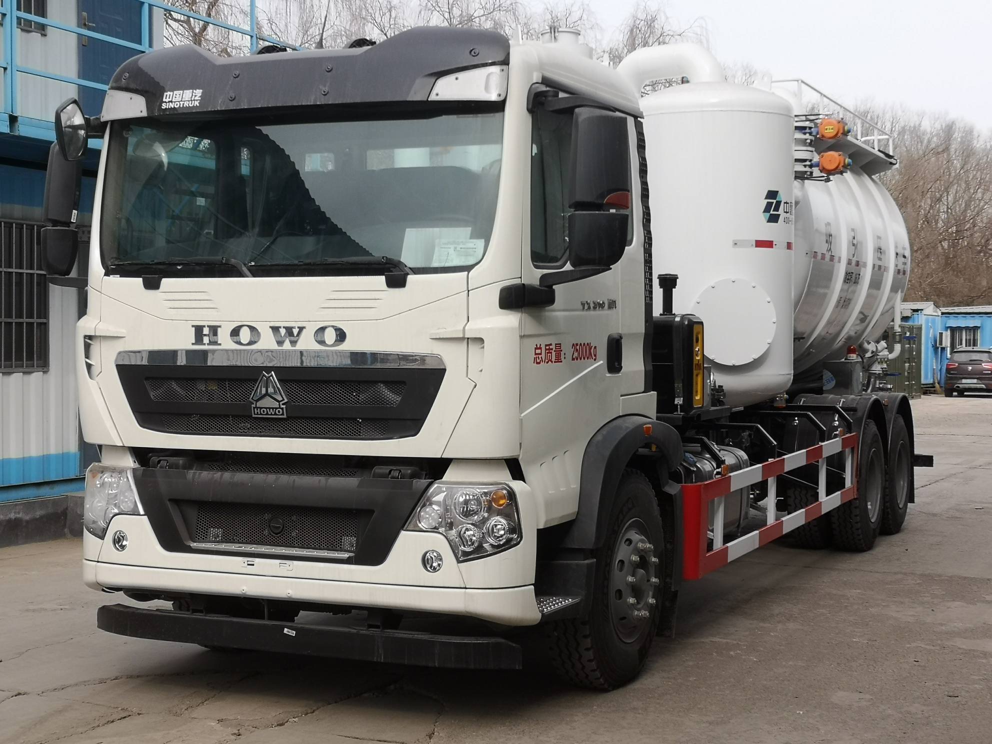 18-cubic meter tank truck