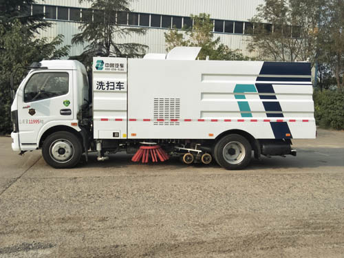 Camion balayeur de rue